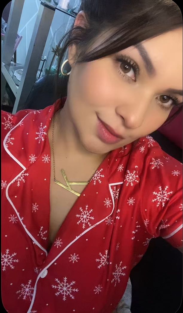 Adhara, a CallMe host from Venezuela